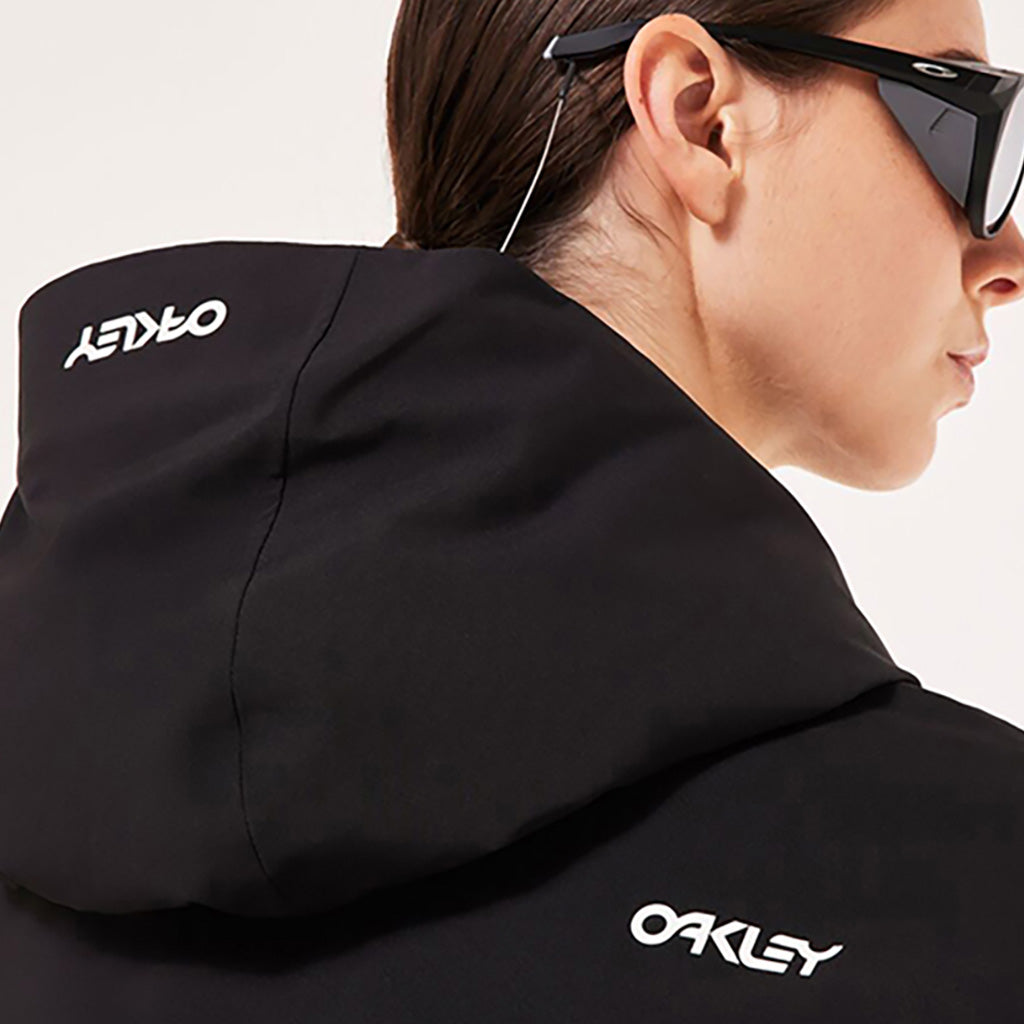 En Anorak, TNP TBT Insulated i farven sortout/Grenache set fra en skrå vinkel