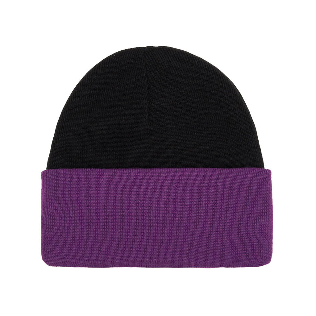 En Beanie, TC Stretch Logo i farven sortout/Ultra lilla set forfra