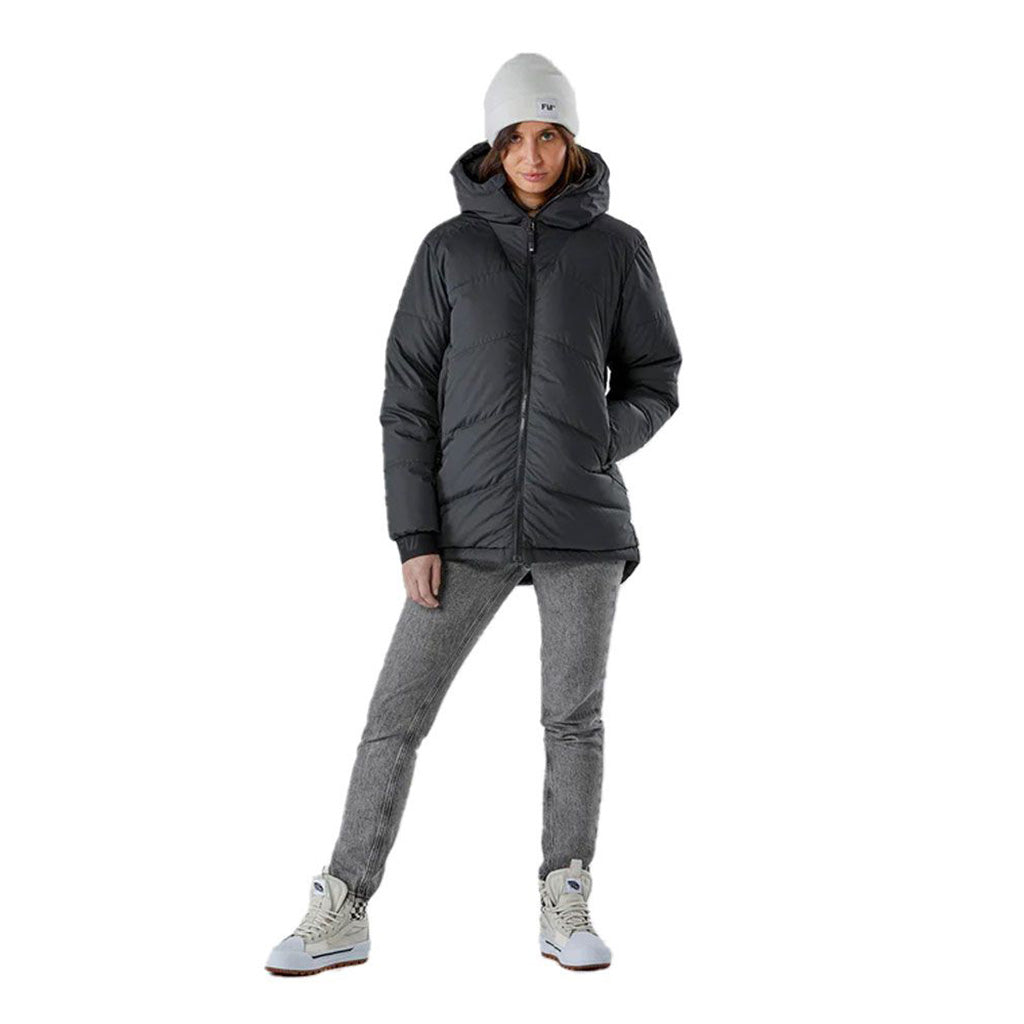 En Jakke, Root Down i farven Slate sort set forfra