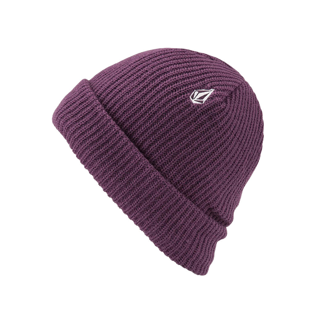 En Beanie, Sweep Lined i farven sortberry set fra en skrå vinkel