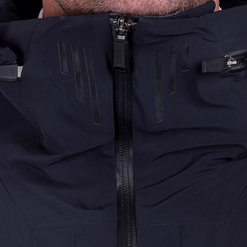 En Skijakke, Ligety i farven sort nærbillede