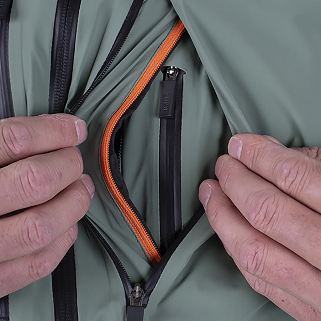 En Skijakke, Ligety i farven grøn Smoke detalje af lynlås