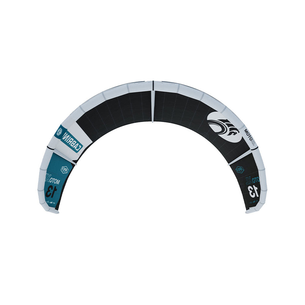 En Kite, Moto_XL i farven Apex sort / Aqua / hvid set lige på