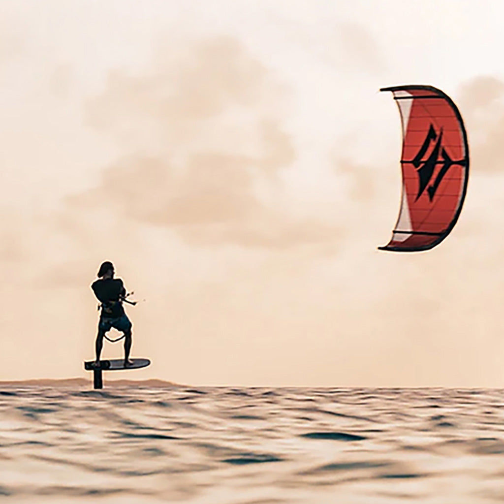 En Kite, Pivot i farven Burgundy set blive brugt