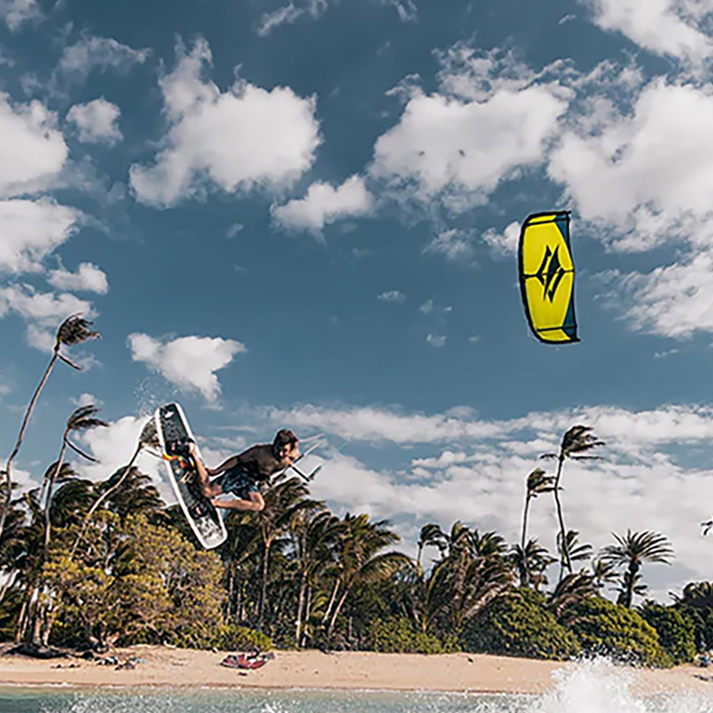 En Kite, Pivot i farven gul kitesurfing