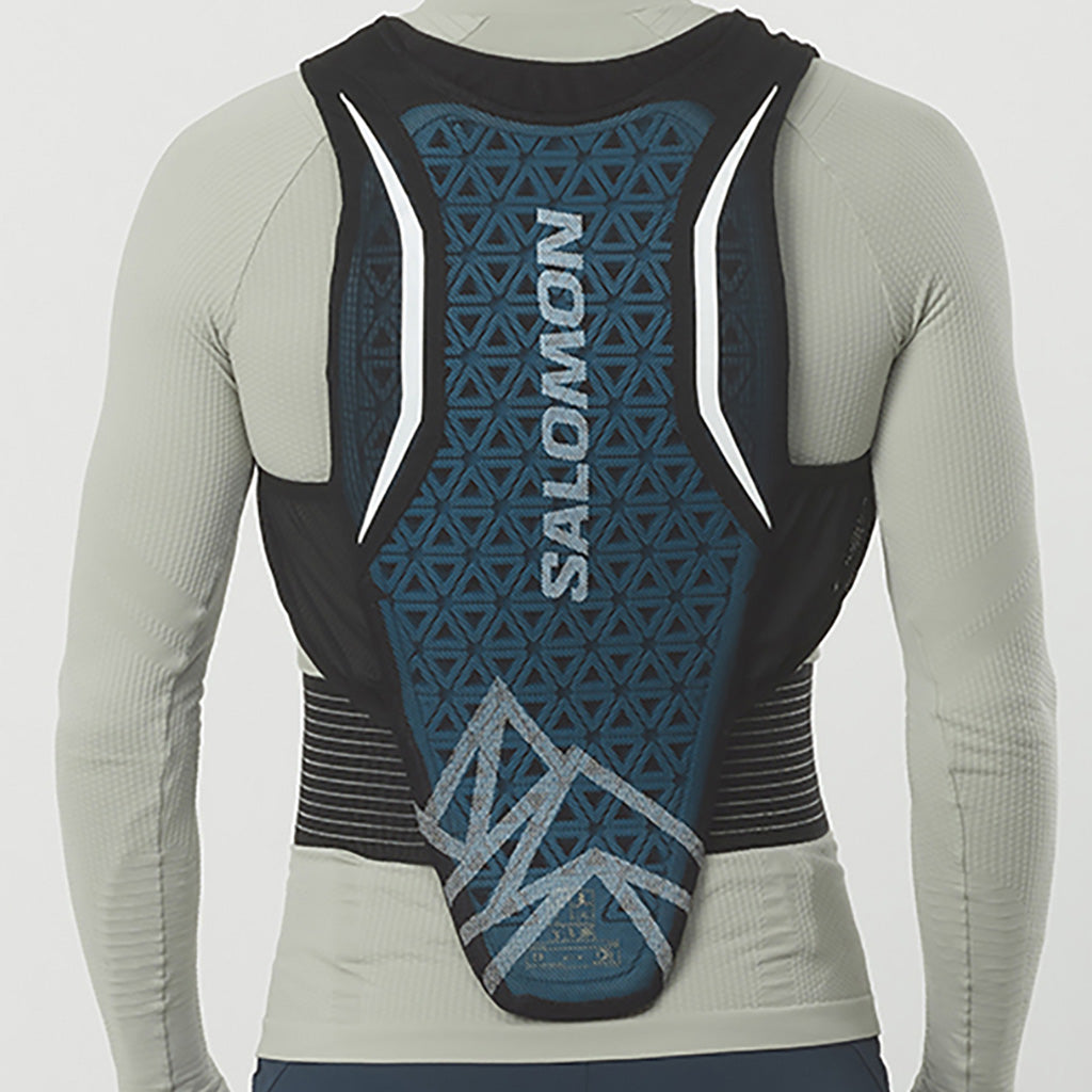 Rygskjold, Flexcell Pro i farven sort/hvid set bagfra