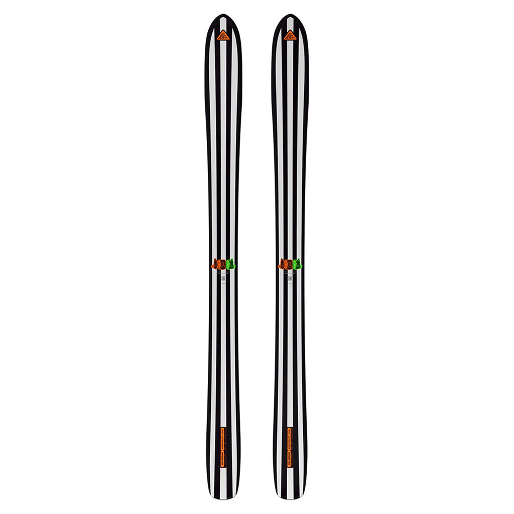 En Ski, N D?Part 1.0 i farven sort/hvid/N. Pnc