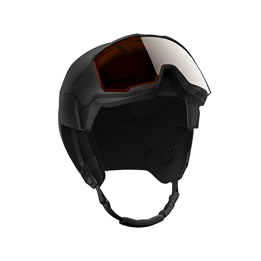 En Skihjelm, Osmo i farven sort/Univ To set fra en skrå vinkel