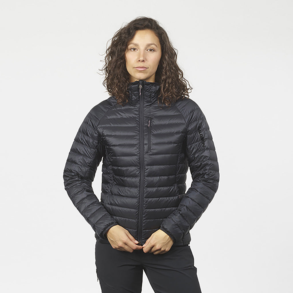 En Skijakke, Elixir Micro Down Hood i farven Deep sort set forfra