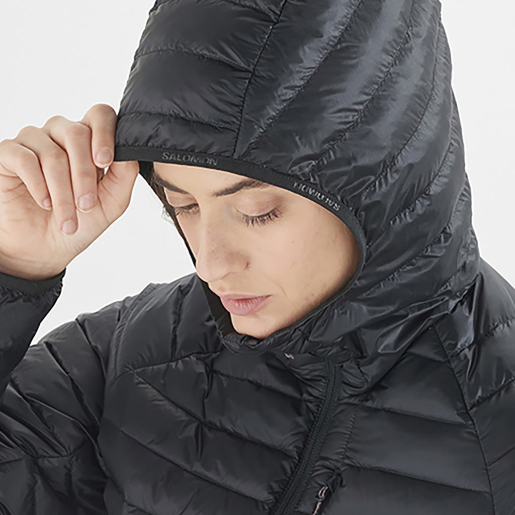 En Skijakke, Elixir Micro Down Hood i farven Deep sort nærbillede