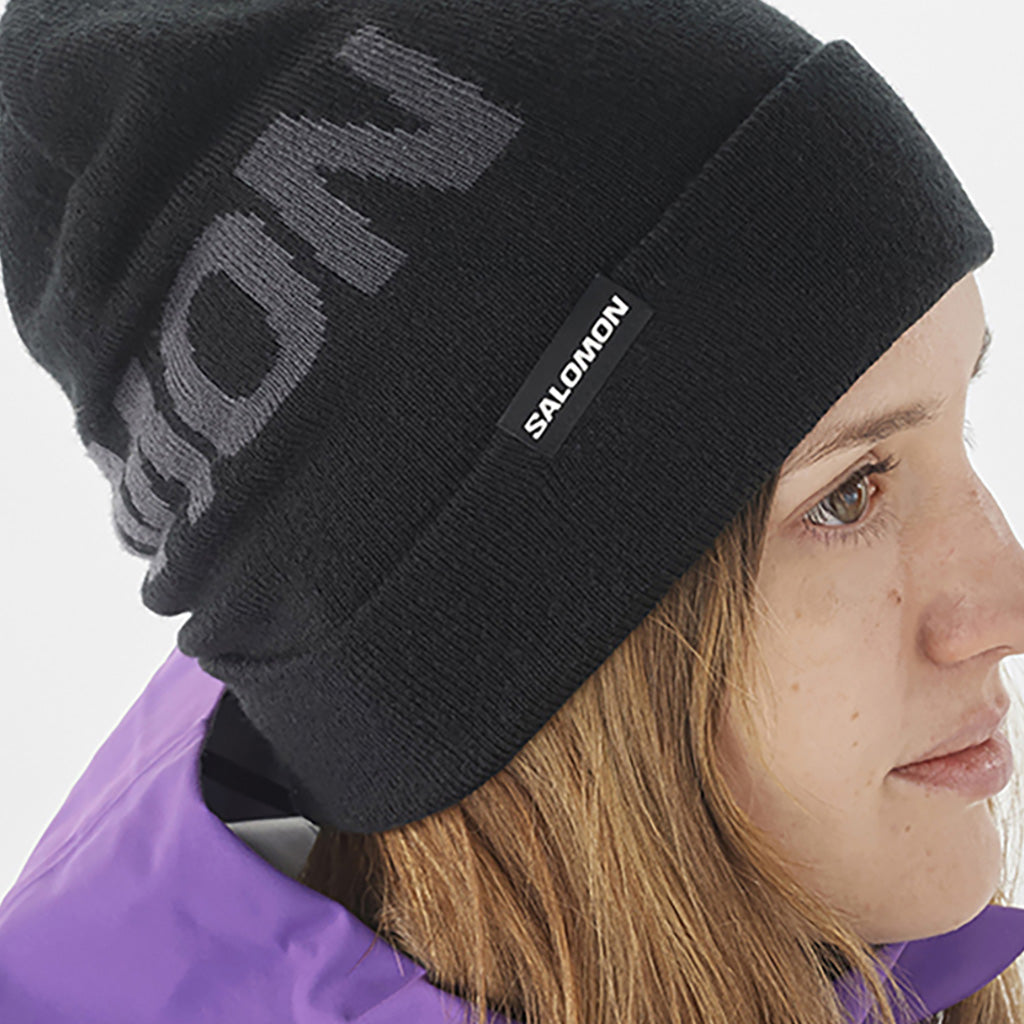 En Beanie, Hermitage i farven Deep sort nærbillede