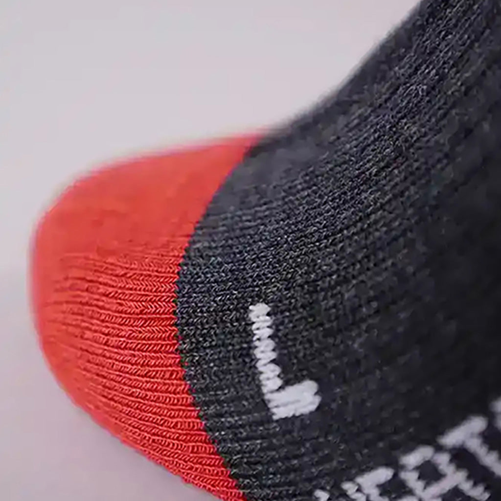 Heat 5.1 Toe Cap Varme Skisokker i farven Antracite/rød nærbillede