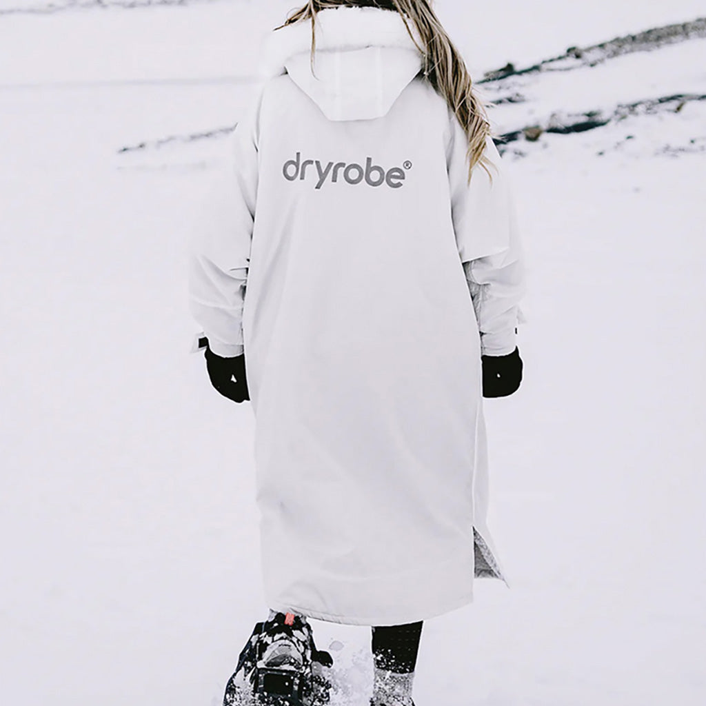 Advance Long Sleeve Alpine i farven hvid / grå set bagfra