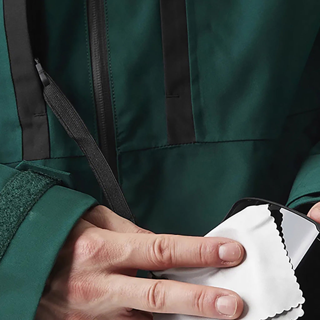 En Skijakke, Track i farven sort Ponderosa Pine detalje