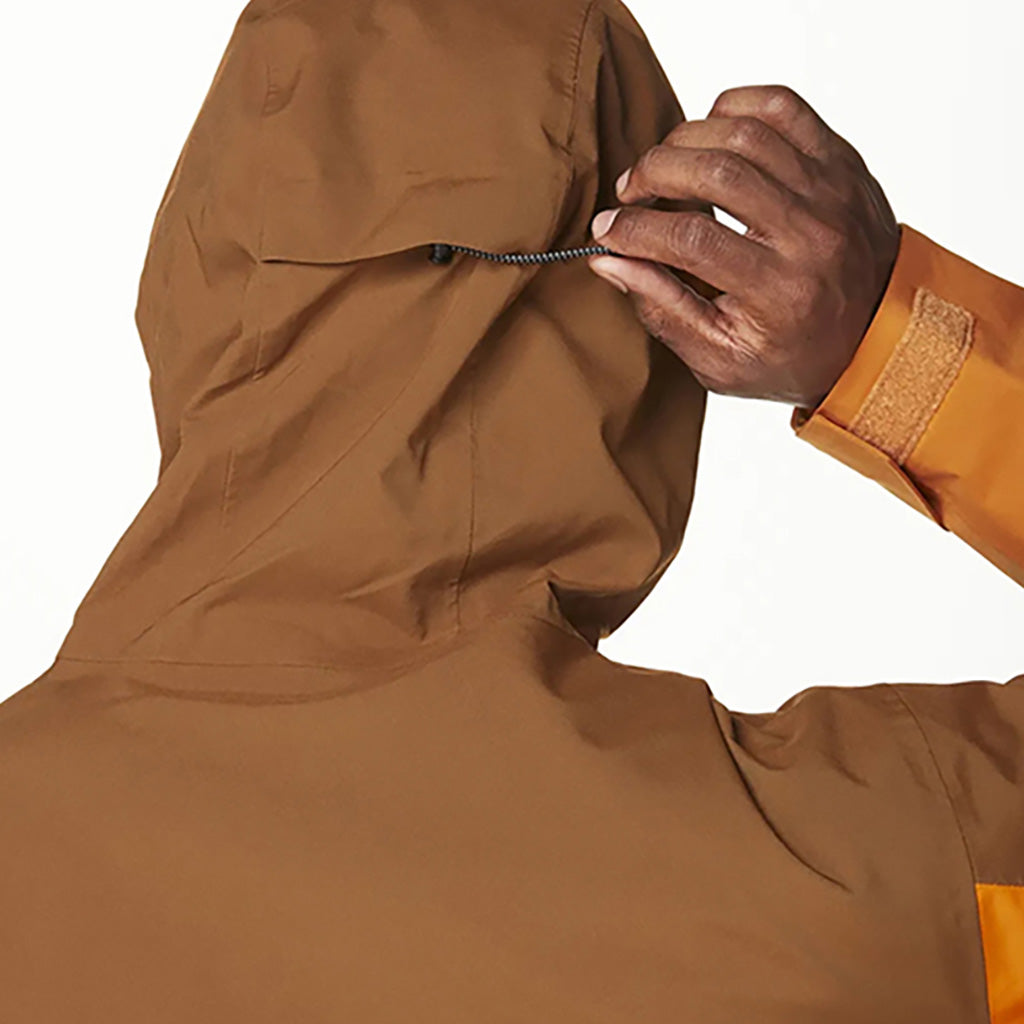 En Skijakke, Naikoon i farven Chocolate Carrot Honey set bagfra