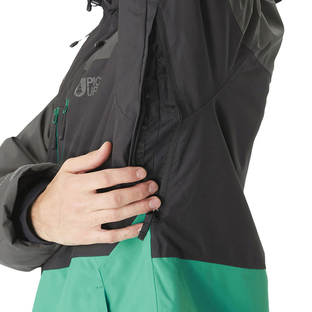 En Skijakke, Object i farven Spectra grøn detalje