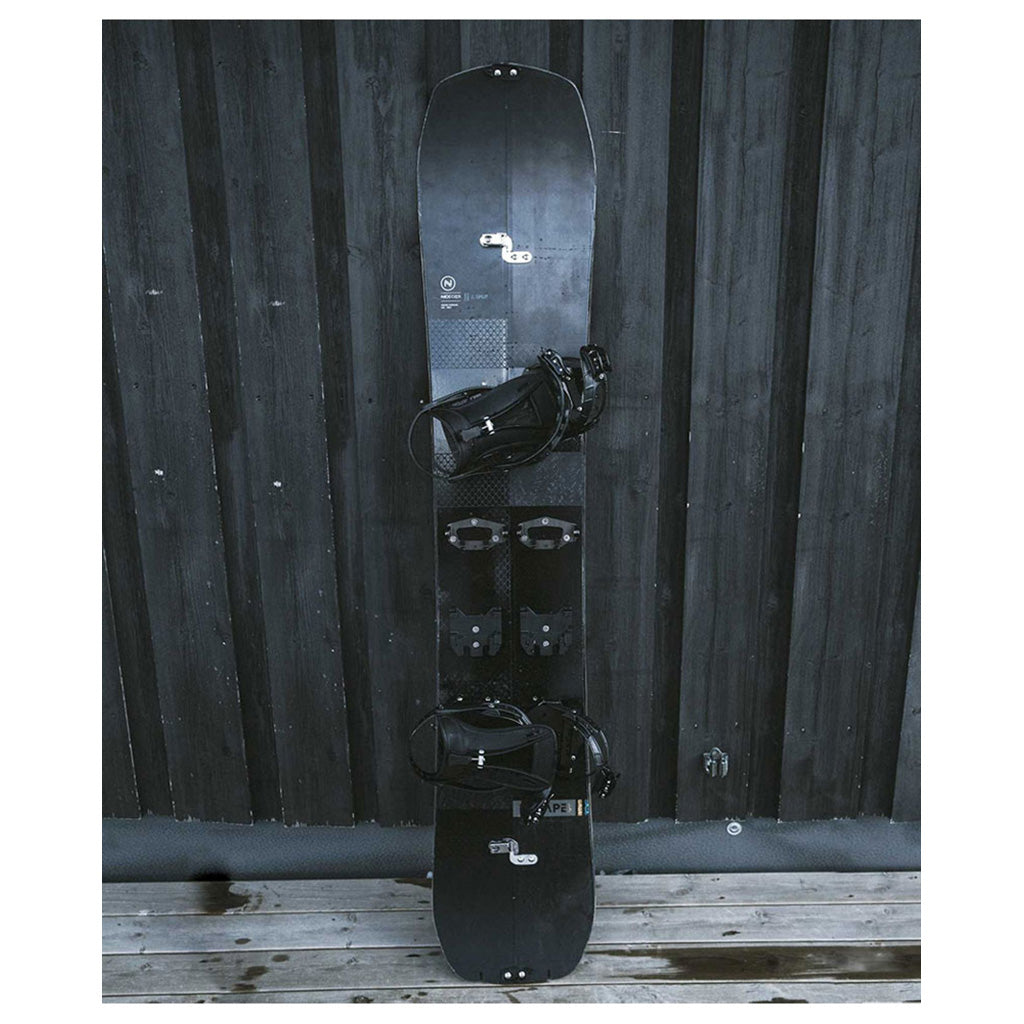 Et snowboard, Escape Split i farven sort set forfra