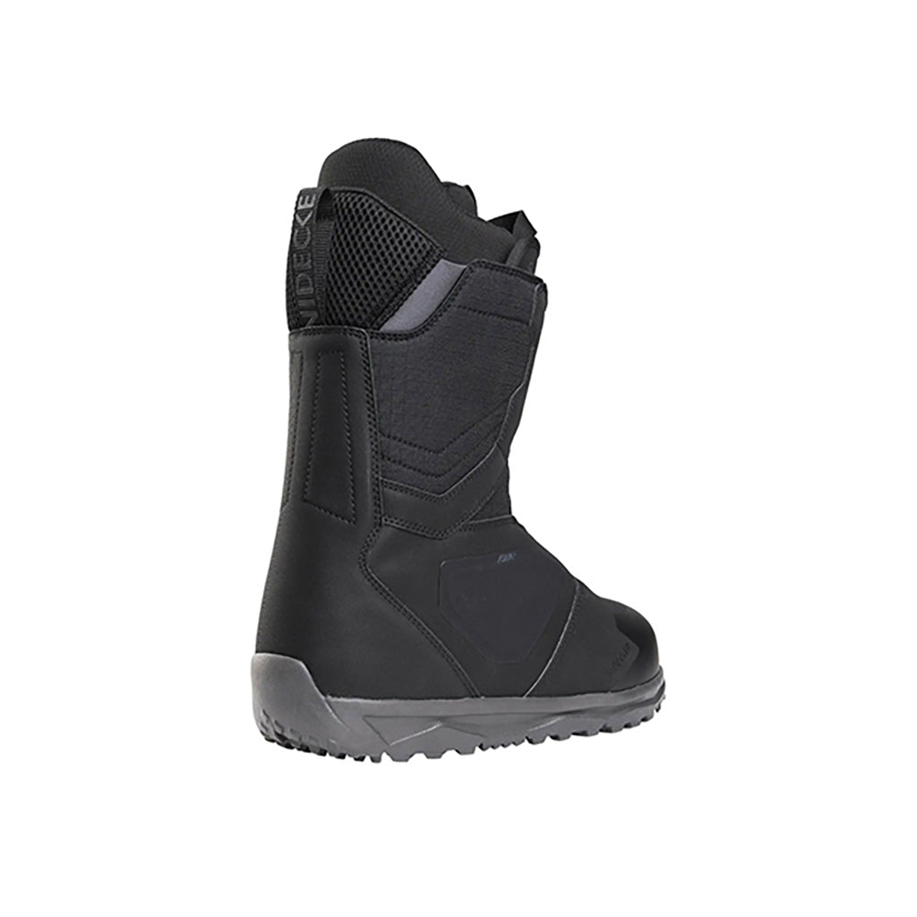 Cascade Snowboardstøvler i farven sort set fra en skrå vinkel
