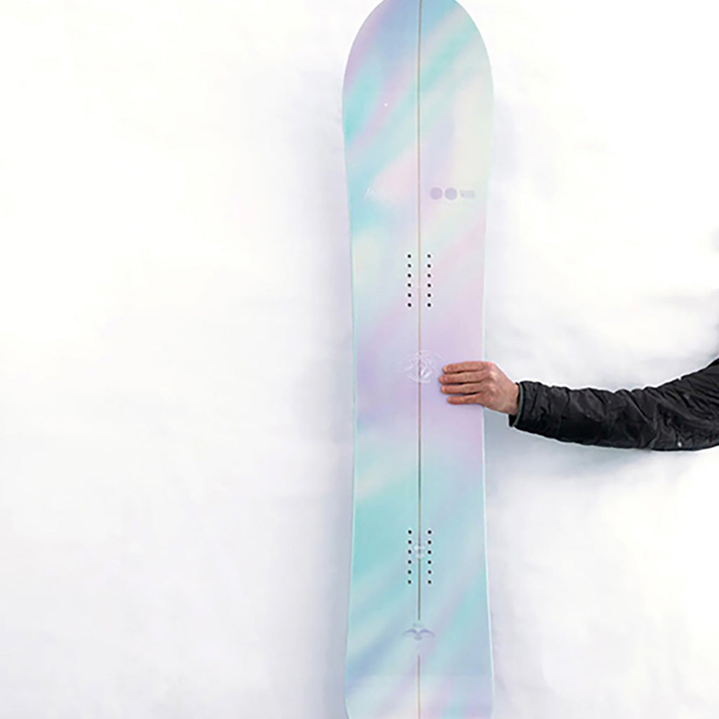 Et snowboard, Mellow i farven hvid nærbillede