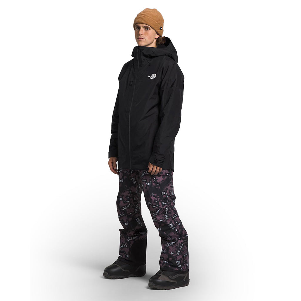 En Skijakke, Dawnstrike GTX Insulated i farven Tnf sort set forfra