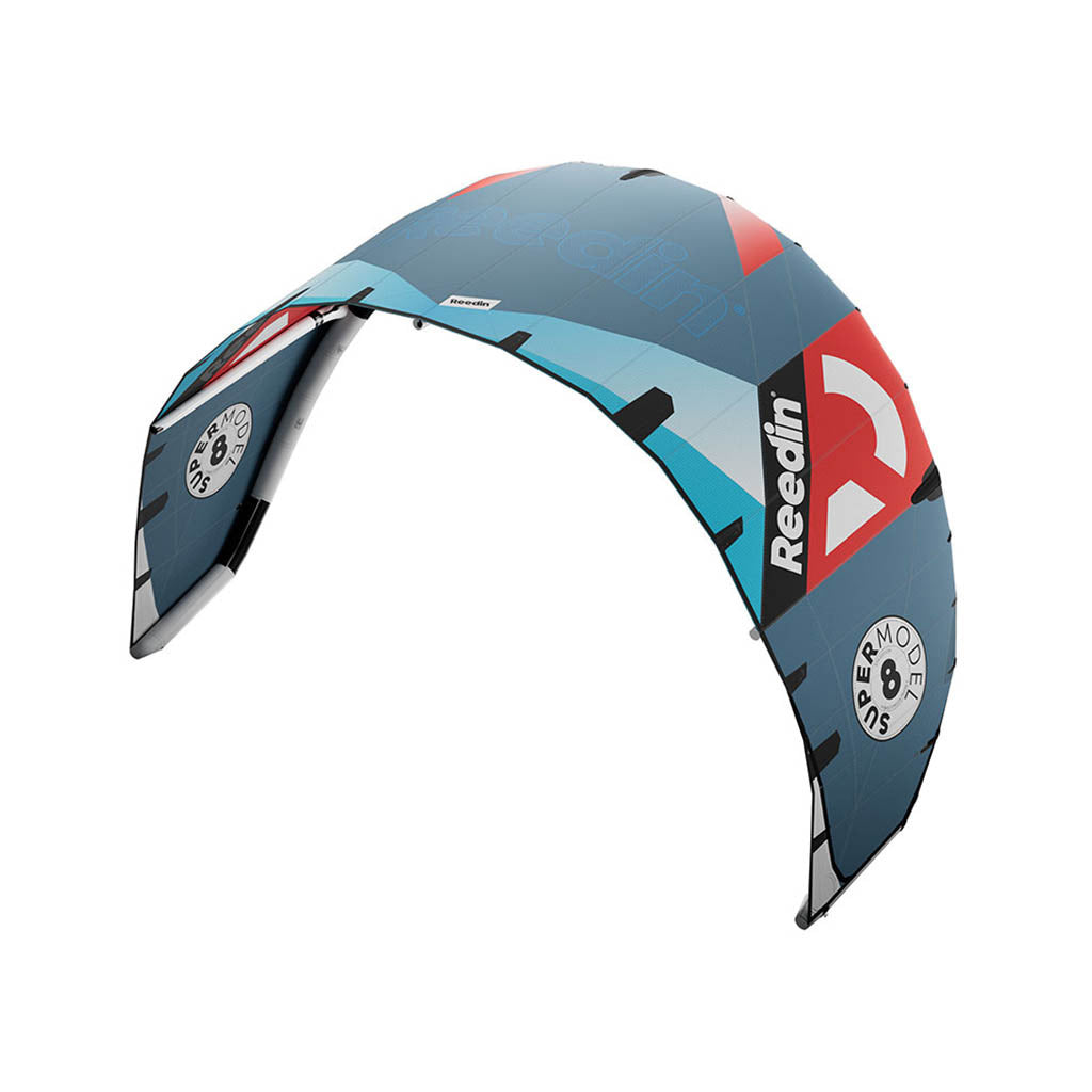 En Kite, Supermodel HTF i farven Neptune blå set fra en skrå vinkel