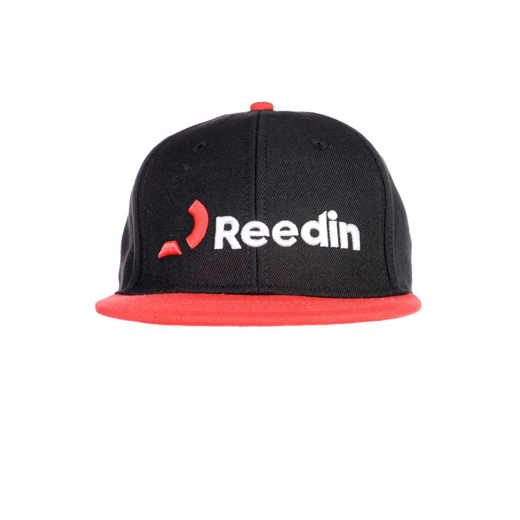 En Cap, Reedin Logo i farven rød sort