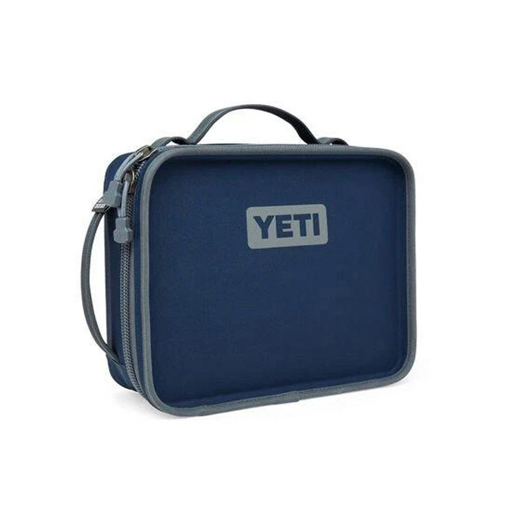 Daytrip Lunch Bag i farven Navy set fra en skrå vinkel