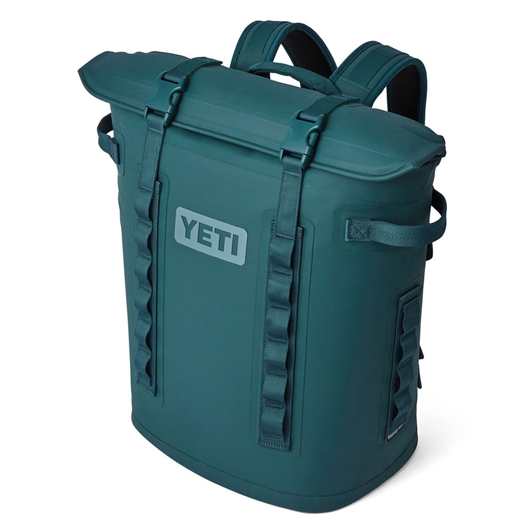 Hopper Backpack M20 Cooler i farven Agave Teal set fra en skrå vinkel