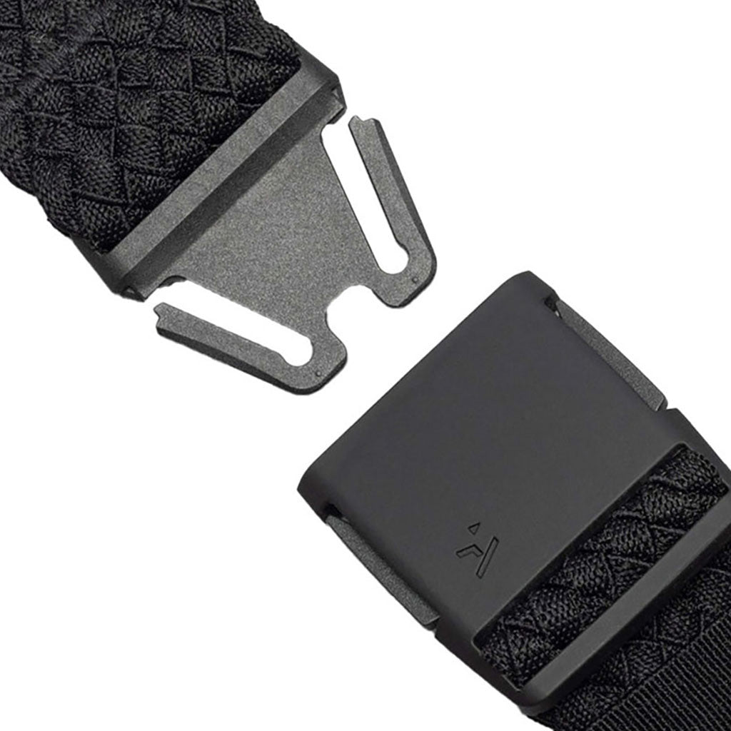 Et bælte, Futureweave i farven sort nærbillede af spænde