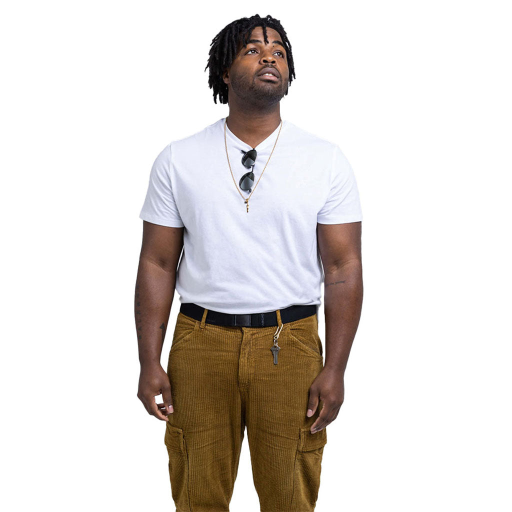 Et bælte, Atlas Long i farven sort set på mandlig model