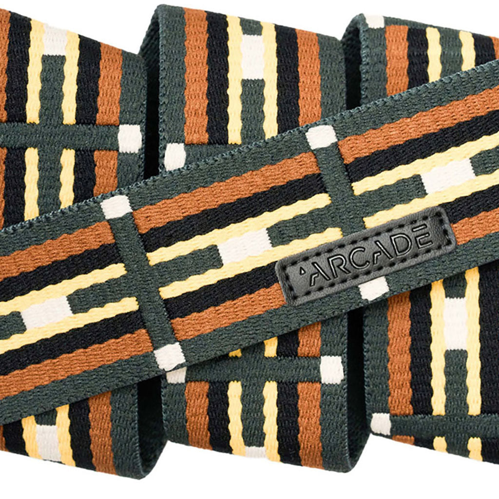 Et bælte, Keyah i farven Jalapeno/sort nærbillede