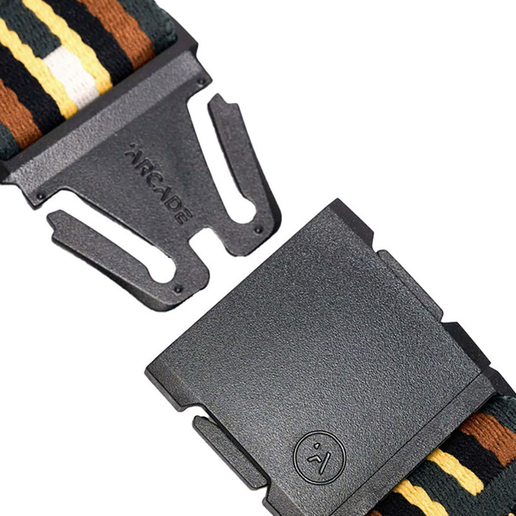 Et bælte, Keyah i farven Jalapeno/sort nærbillede