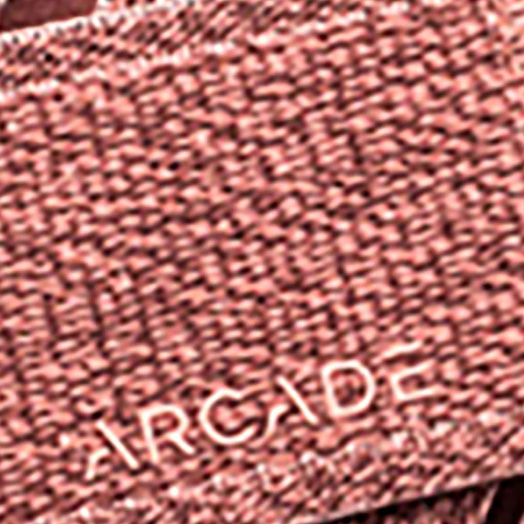 Et bælte, Atlas i farven Heather Velvet detalje af stoffet