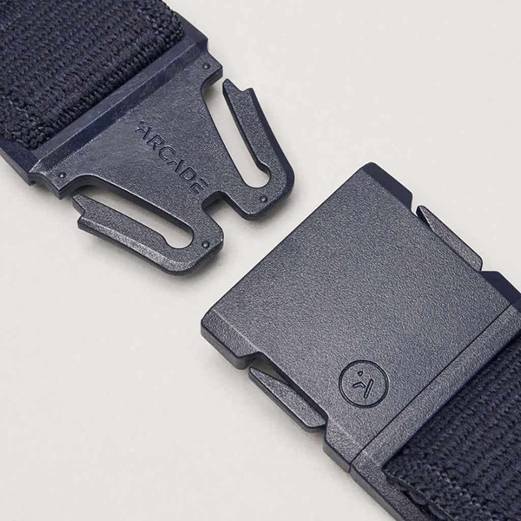 Atlas Slim i farven Navy nærbillede