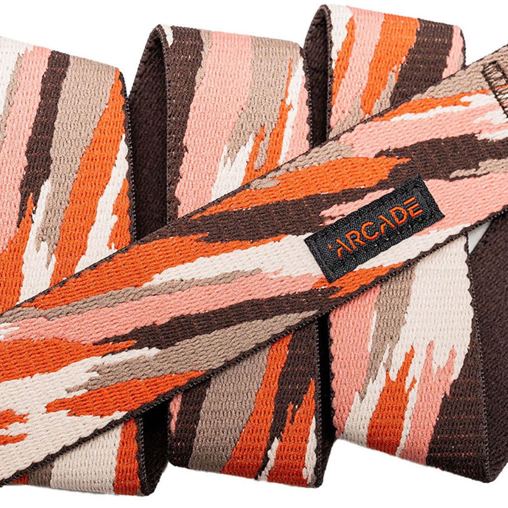 Et bælte, Brushstroke Slim i farven Coral nærbillede