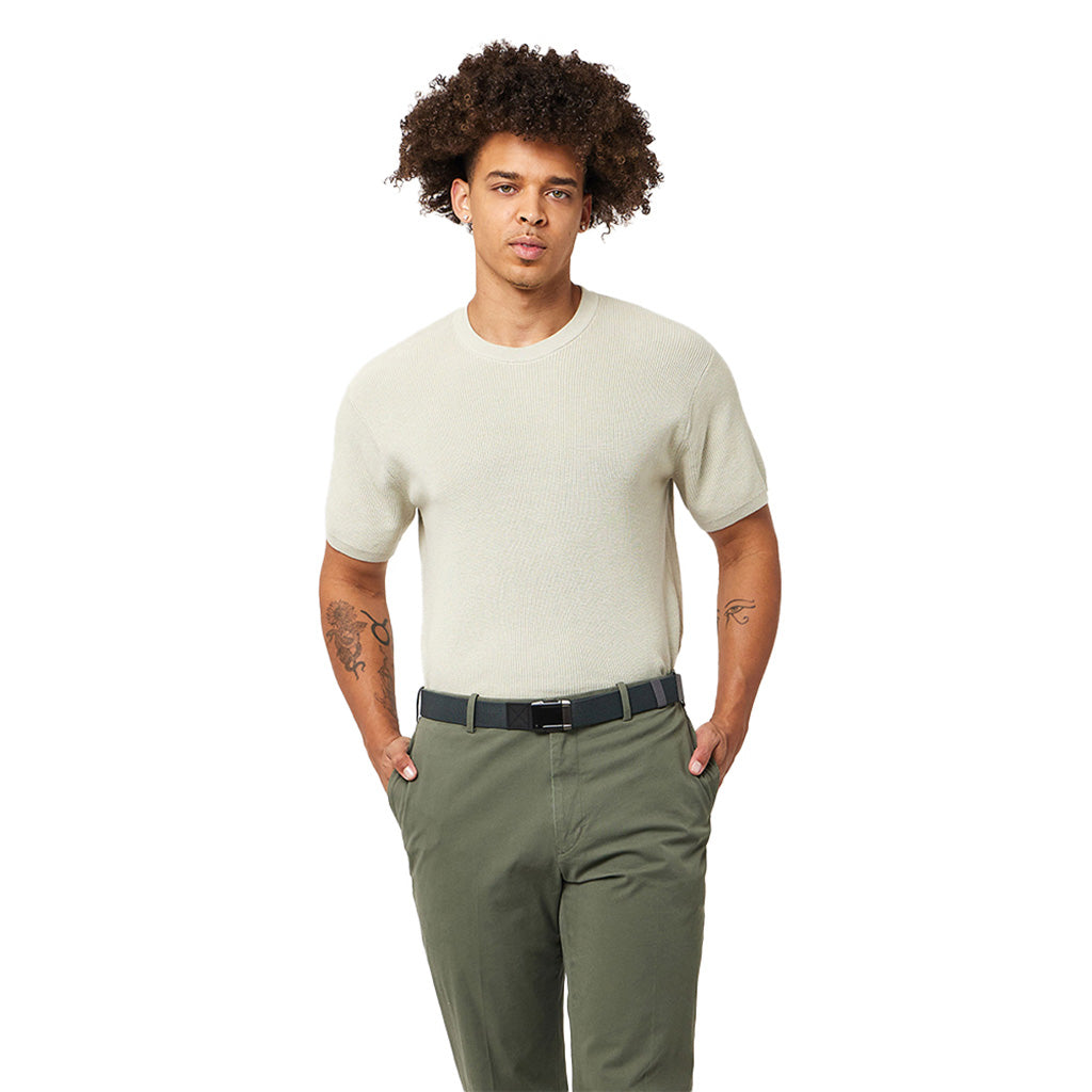 Et bælte, Motion i farven Charcoal/Gunmetal set forfra