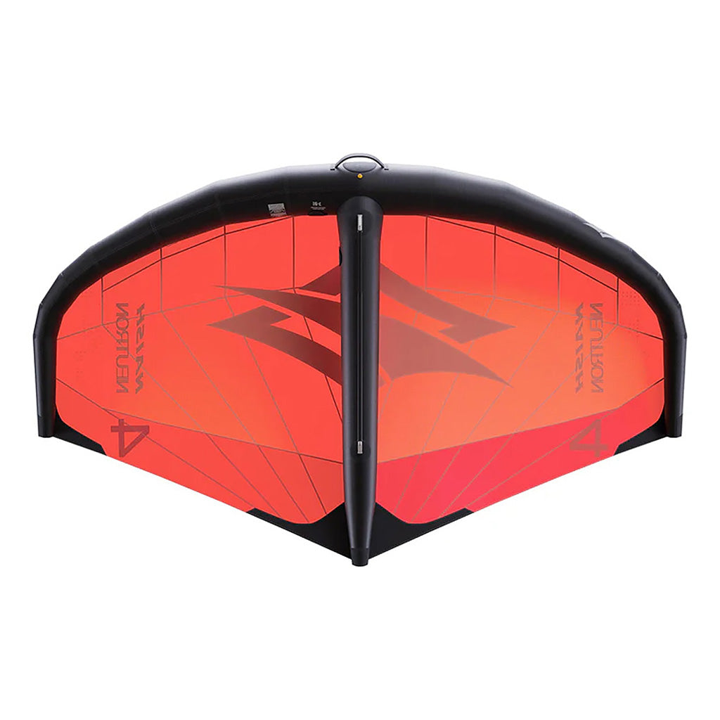 En Wing, Neutron 2025 i farven rød set nede fra