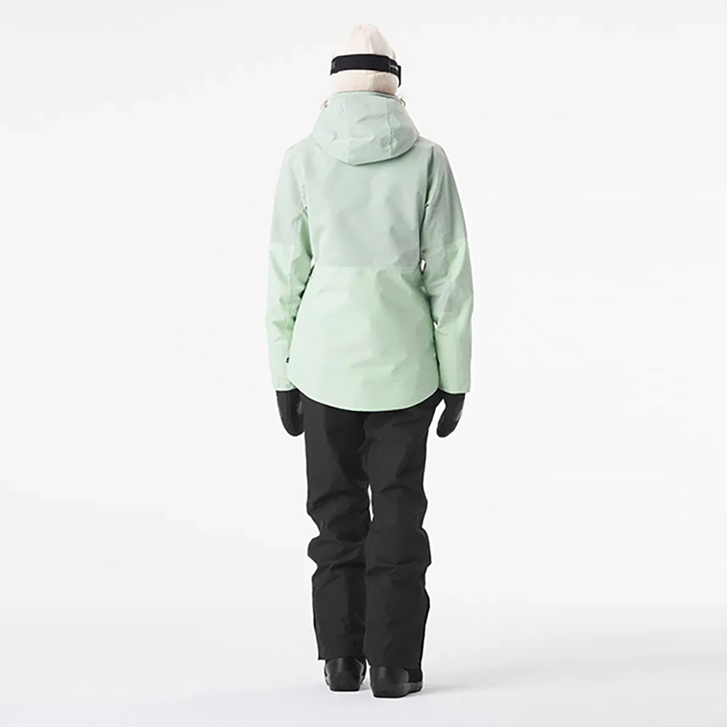 En Skijakke, Sygna i farven Silt grøn set bagfra