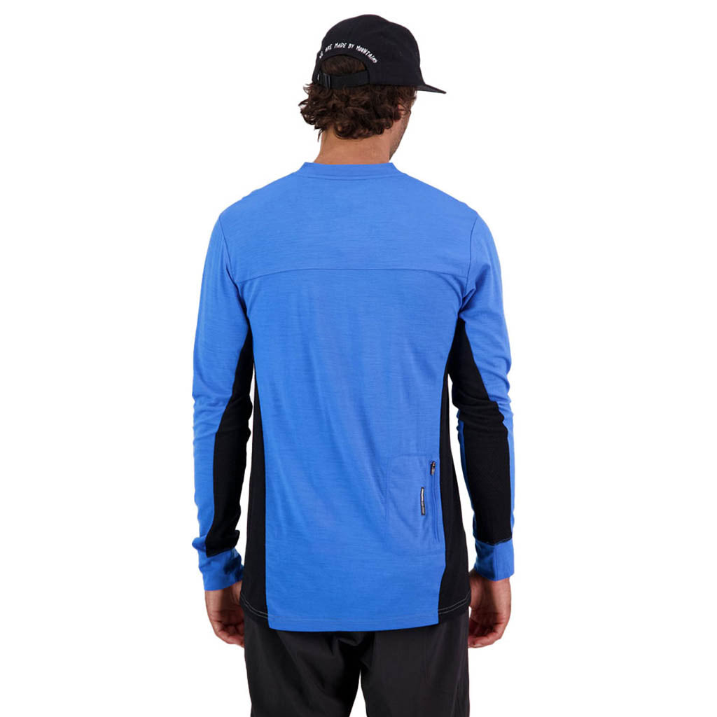 En Langærmet T-shirt, rødwood Enduro VLS i farven blå Gravel set bagfra