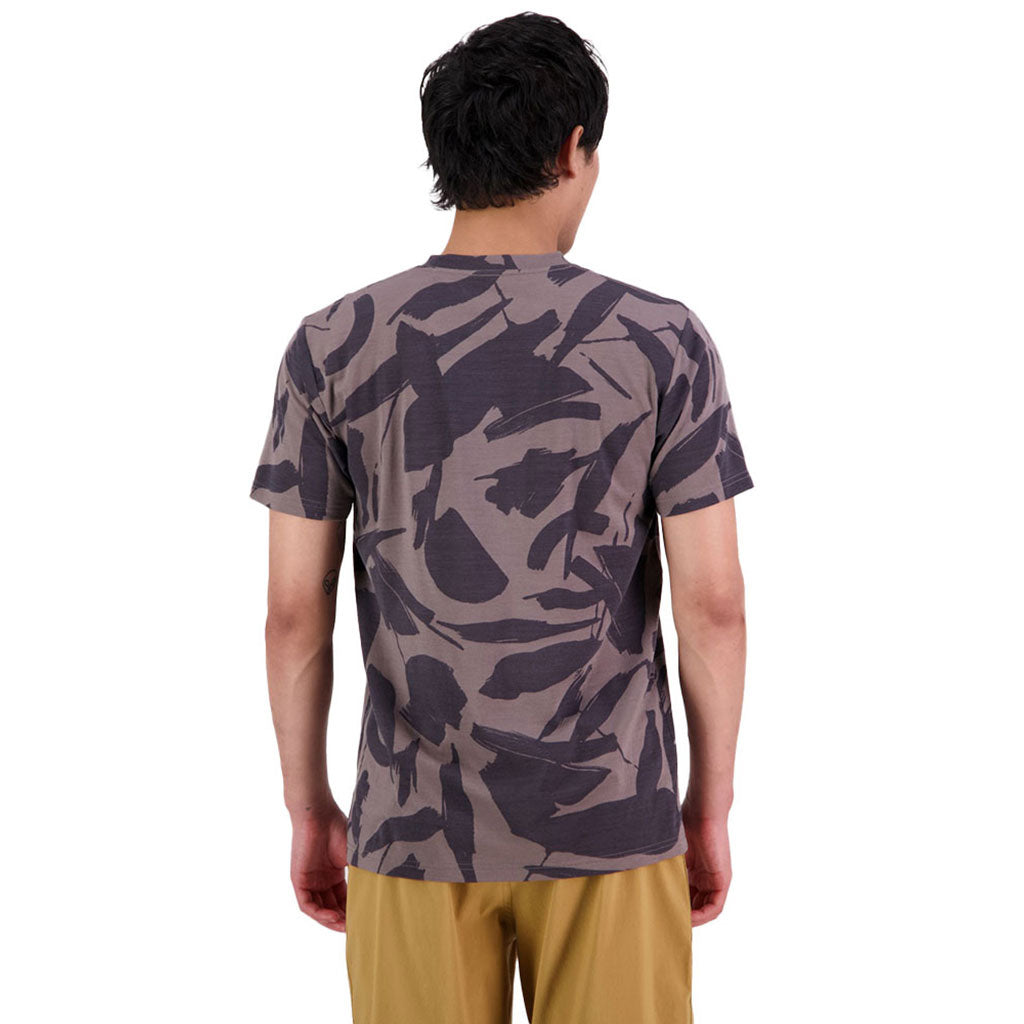 En T-Shirt, Icon i farven Fragments set bagfra