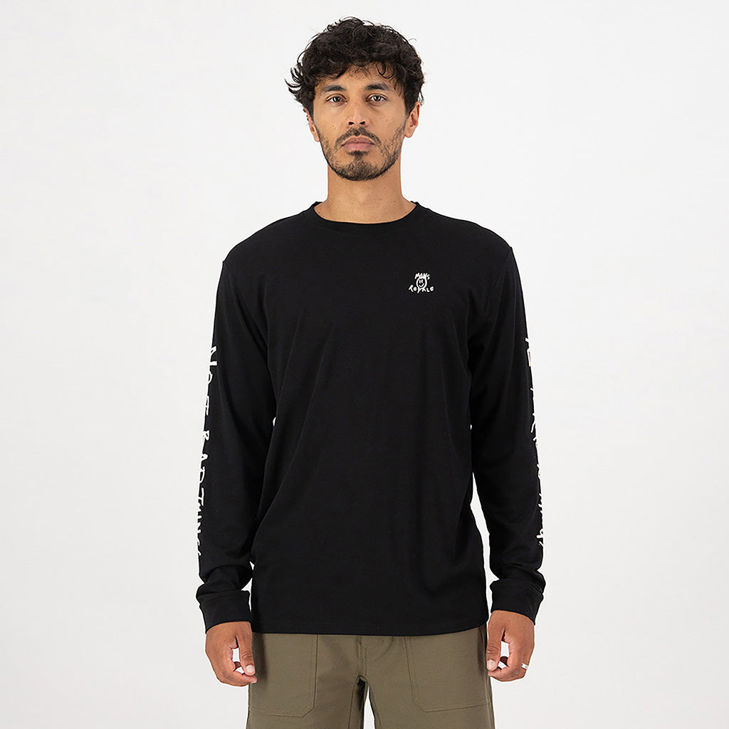 En Langærmet T-Shirt, Mens Icon Merino Classic i farven sort set forfra på model