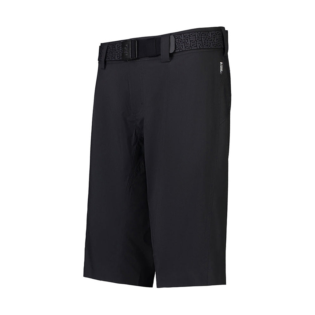 Virage Bike Shorts i farven sort set fra en skrå vinkel