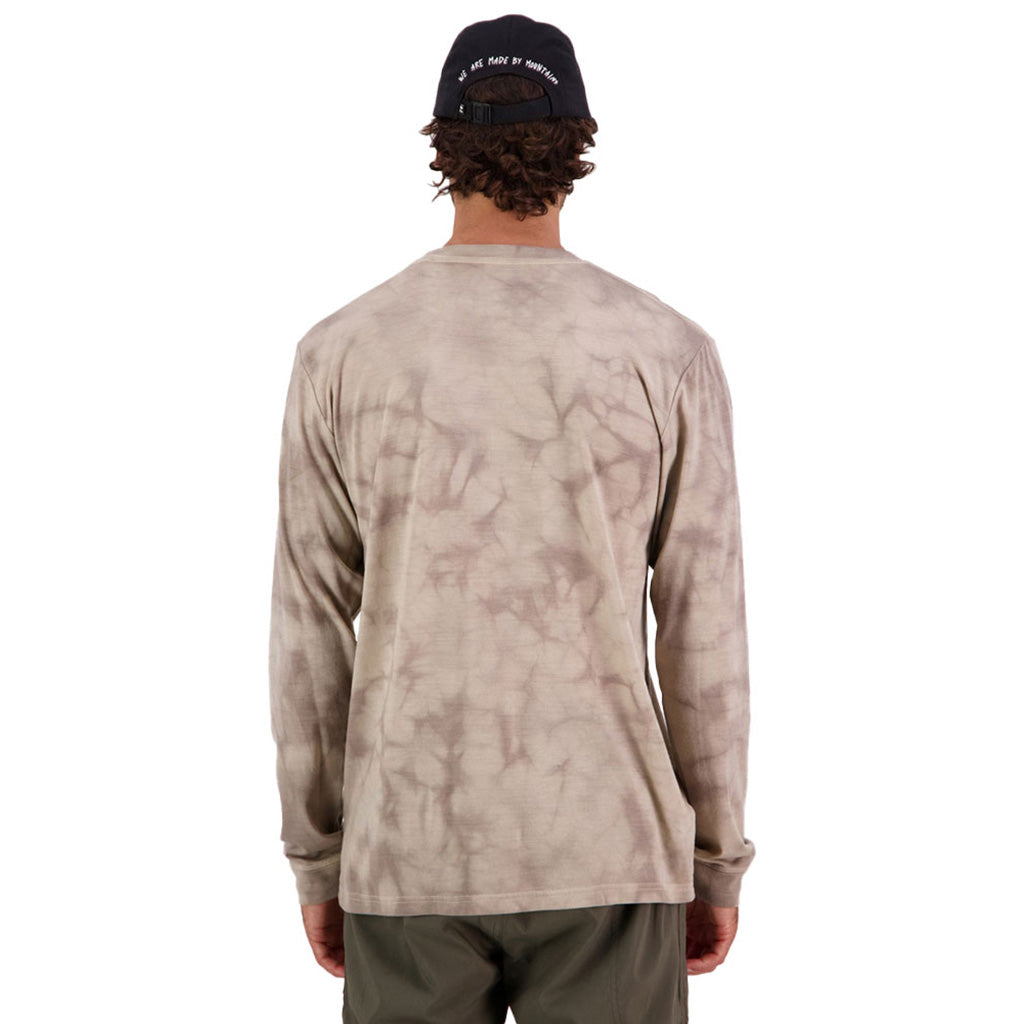 En Langærmet T-shirt, Icon LS Garment i farven Dyed Desert Tie Dye set bagfra