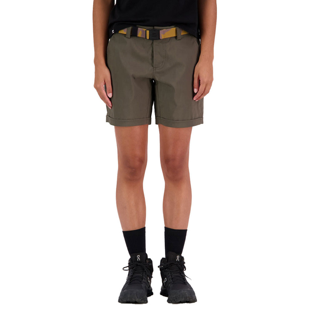 Drift 2.0 Shorts i farven Olive Night set forfra
