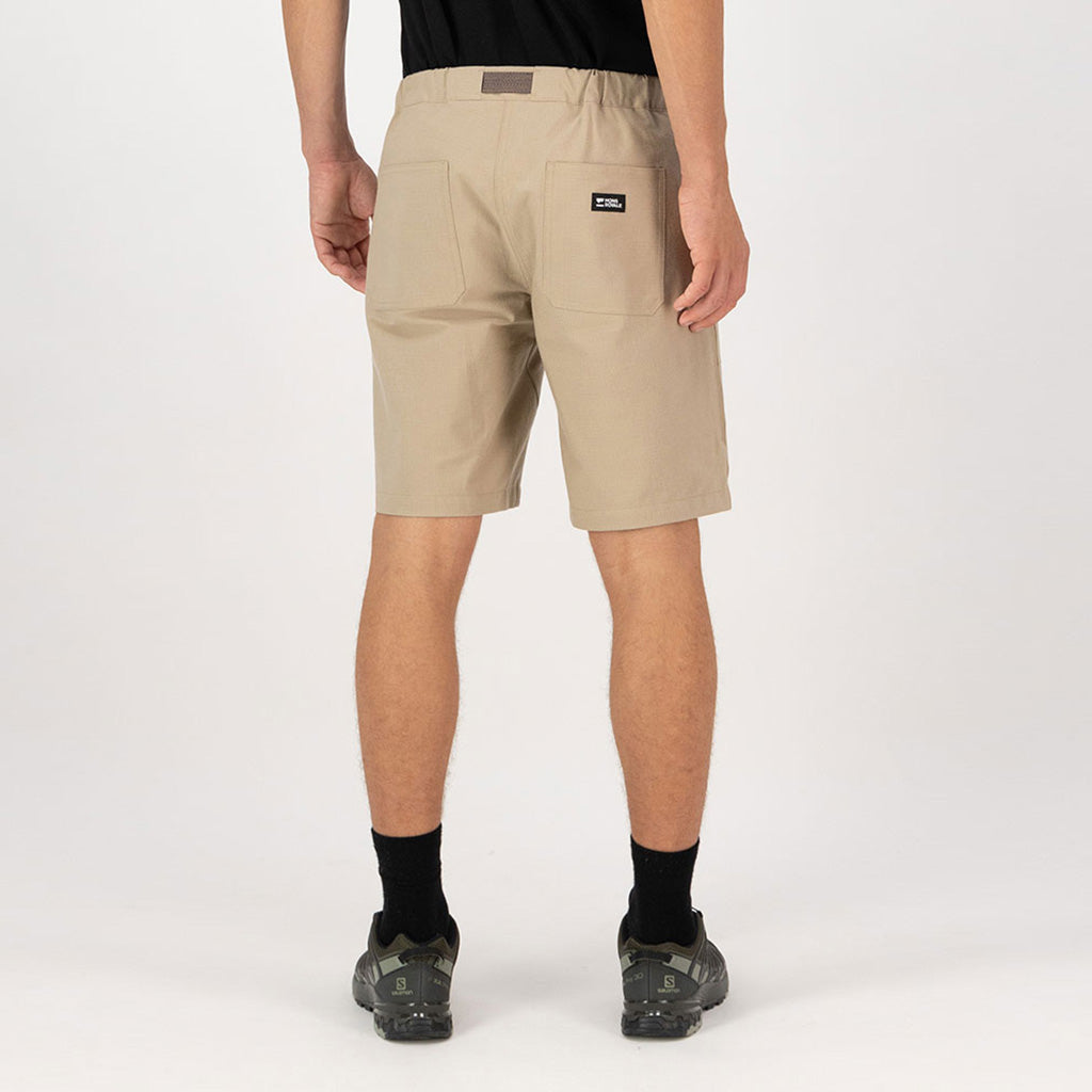 Escapade Shorts i farven Birch set bagfra