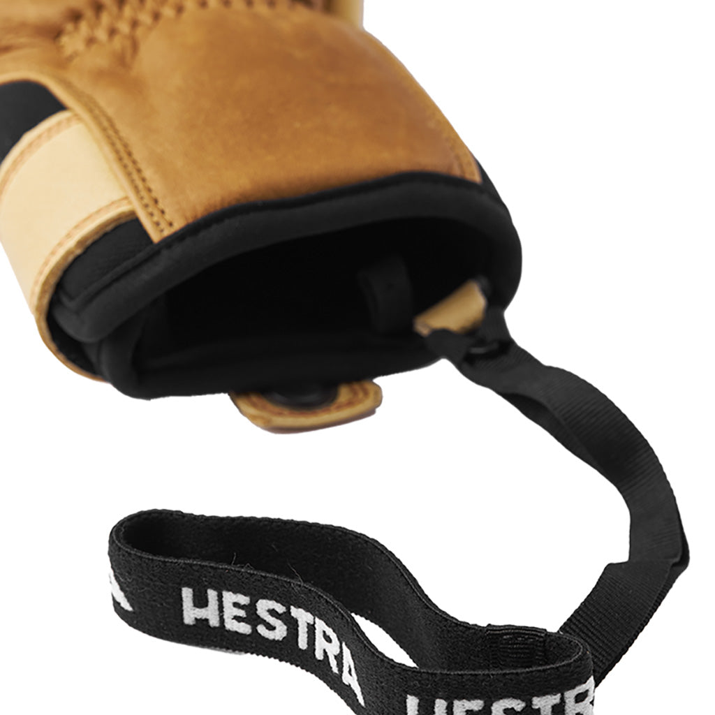 Ergo Grip Incline 5 finger Handsker i farven  nærbillede af logo