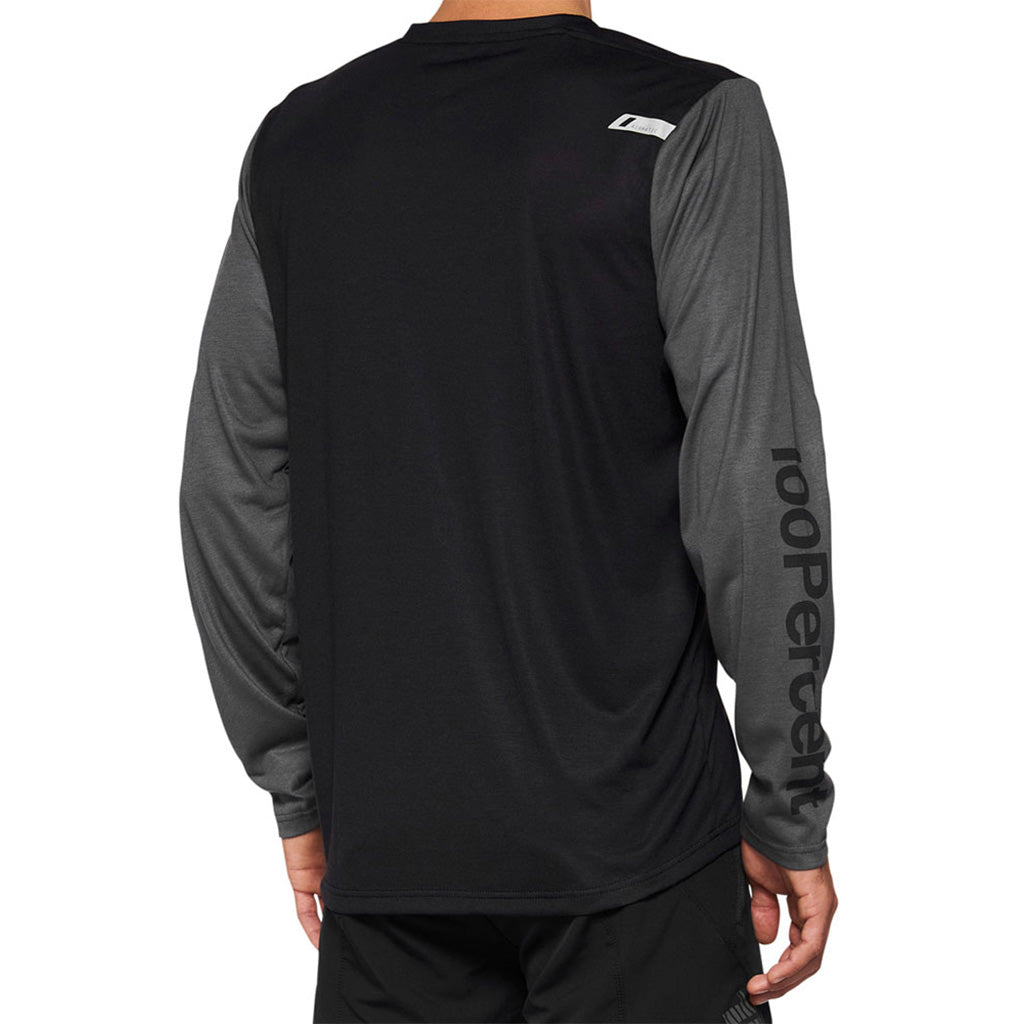 En Cykeltrøje, Airmatic Long Sleeve Jersey i farven sort set bagfra