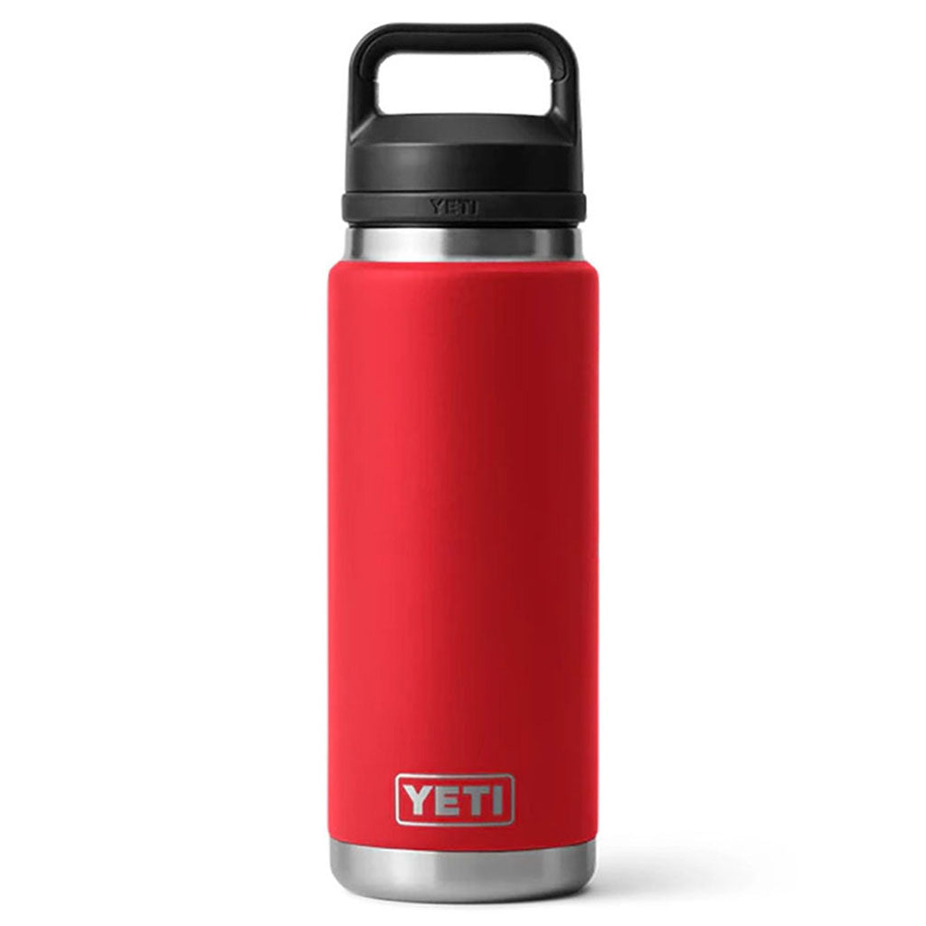 Rambler 26 Oz Bottle Chug  i farven Rescue rød