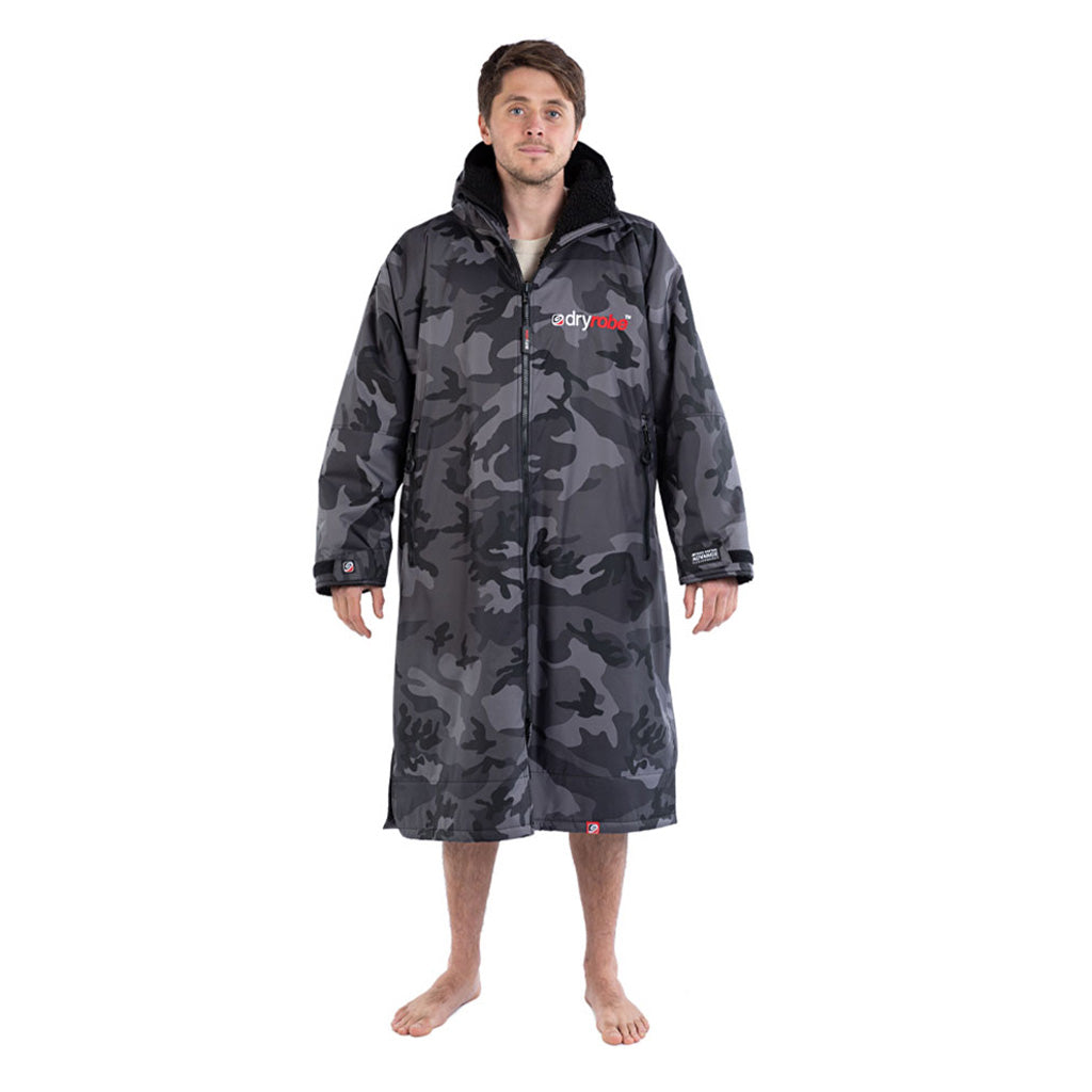 Dryrobe Advance Long Sleeve  i farven Camo/sort