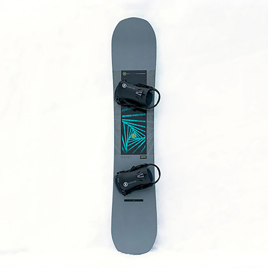 Merc Snowboard set oppe fra